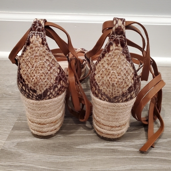 LOUISE ET CIE  Renz Platform Wedge Sandal In Brown - Picture 4 of 6